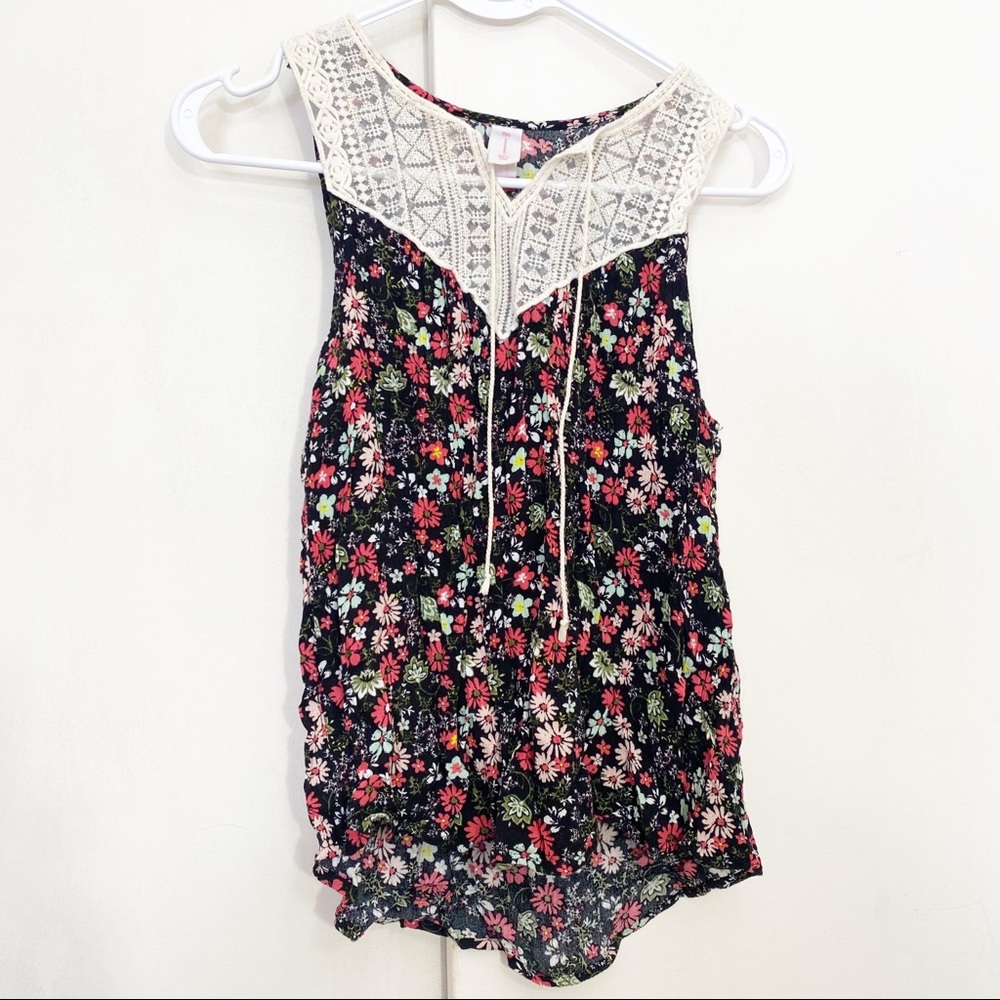NO BOUNDARIES lace yoke sleeveless tie neck boho gauzy rayon top S
